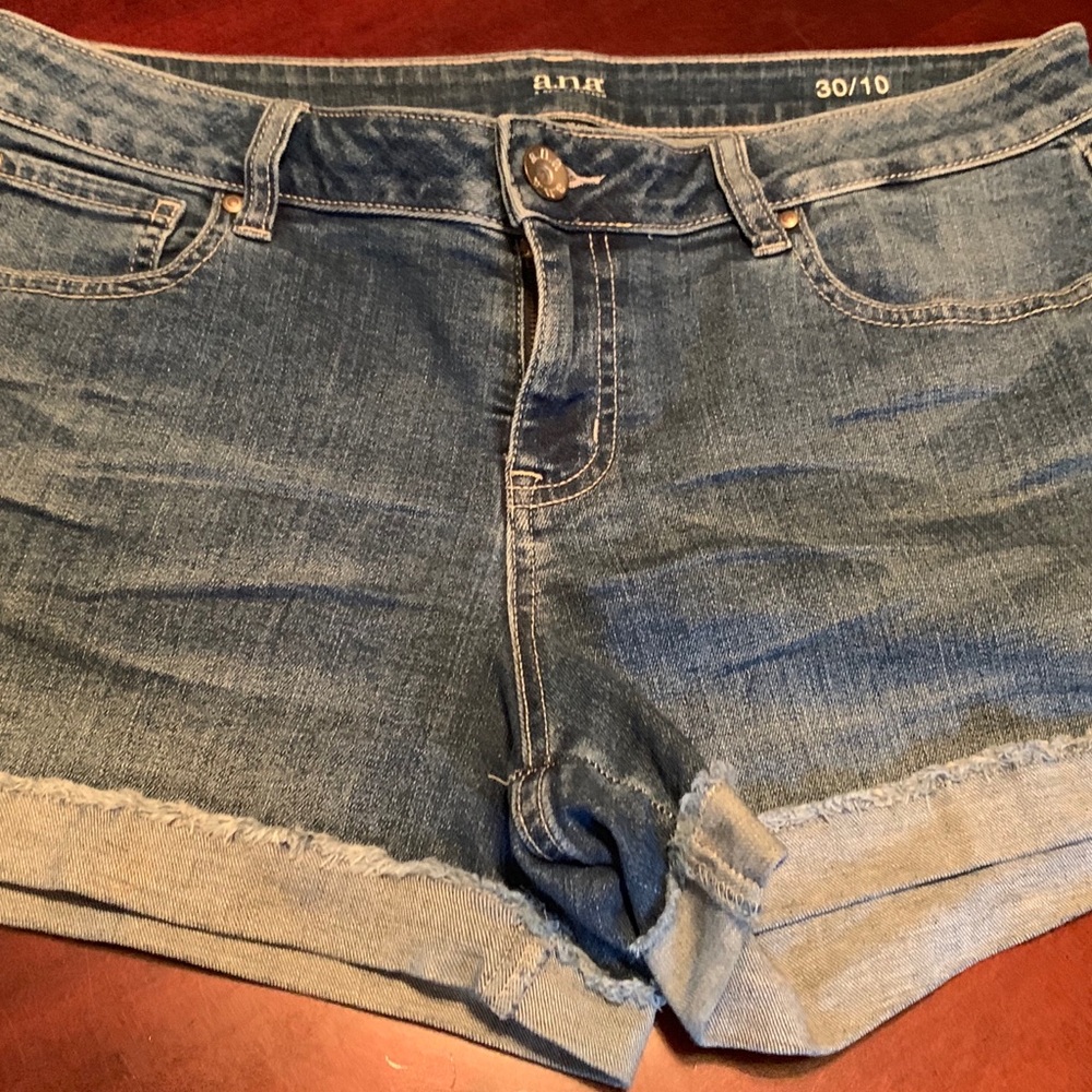a.n.a short size 30